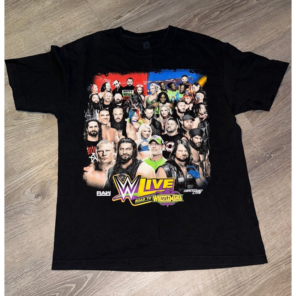 Black WWE 2018 Live black graphic tee size L #WWE